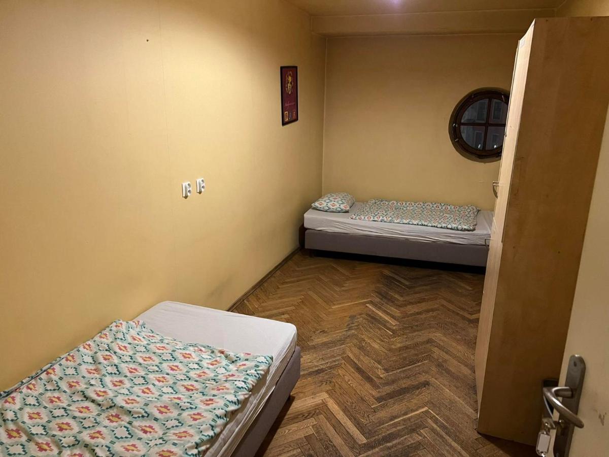 50 People Bis Apartment Krakau Exterior foto
