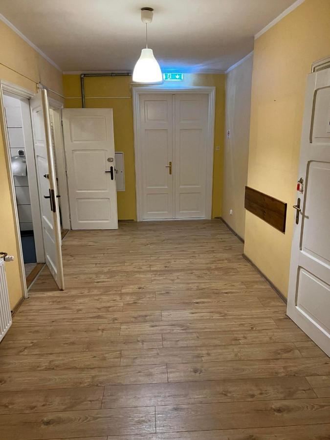 50 People Bis Apartment Krakau Exterior foto